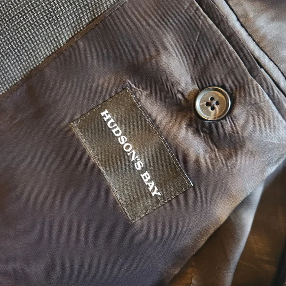 Dkny Men's Dark Gray Check Suit 100% Wool EUC - Picture 6 of 9